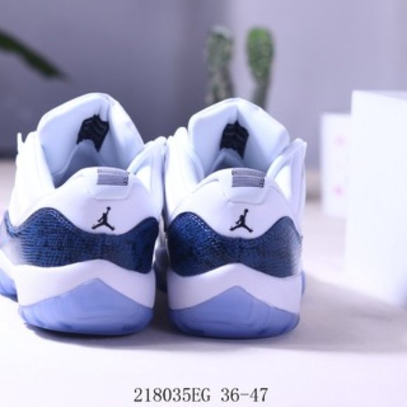 Air Jordan 11 Low Snakeskin main image 4